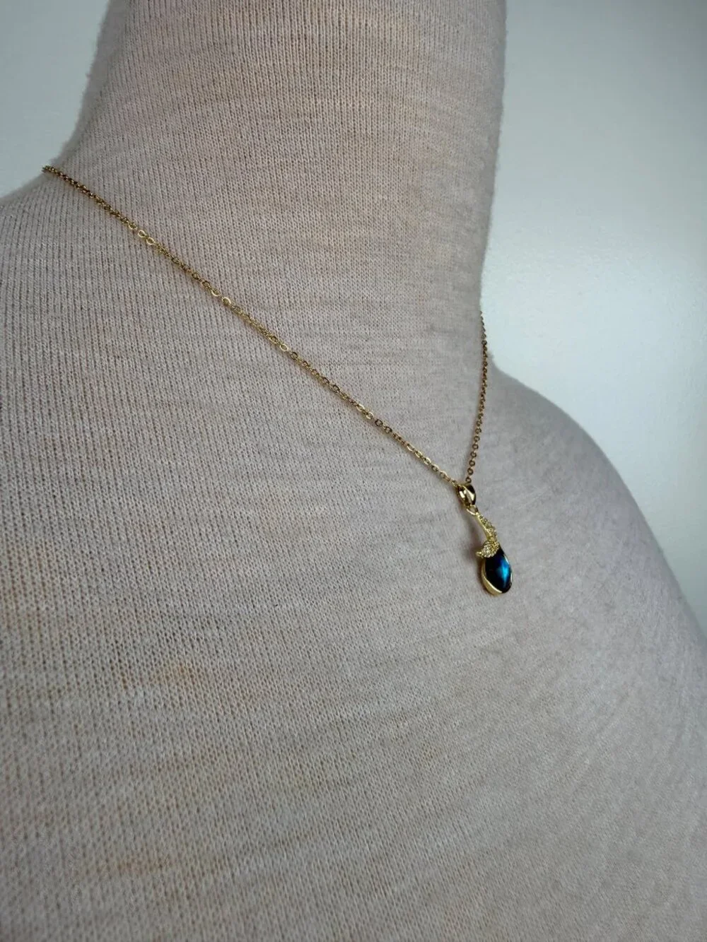 Gold Tone Stainless Steel Mermaid Tail Galaxy Cab Necklace 19.5